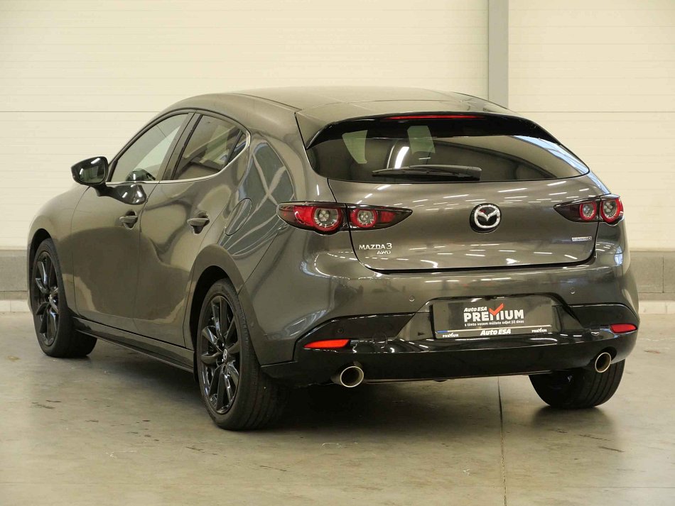 Mazda 3 2.0i  4x4