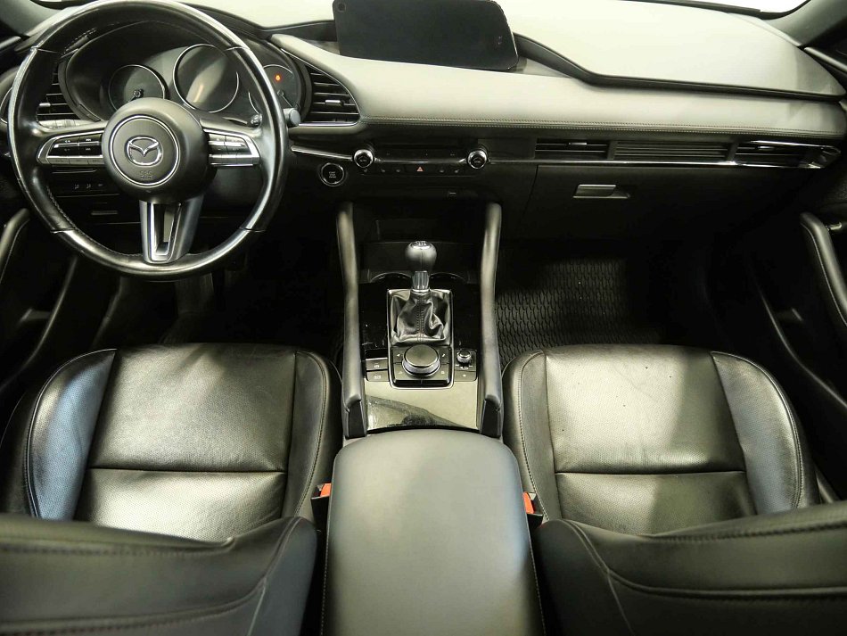 Mazda 3 2.0i  4x4