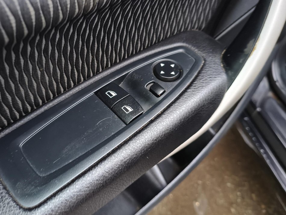 BMW Řada 1 1.6i  116T
