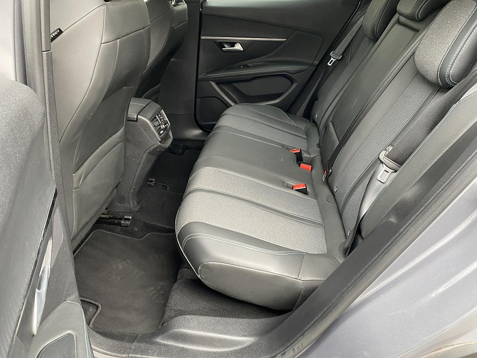 Peugeot 3008 1.2 PT Allure