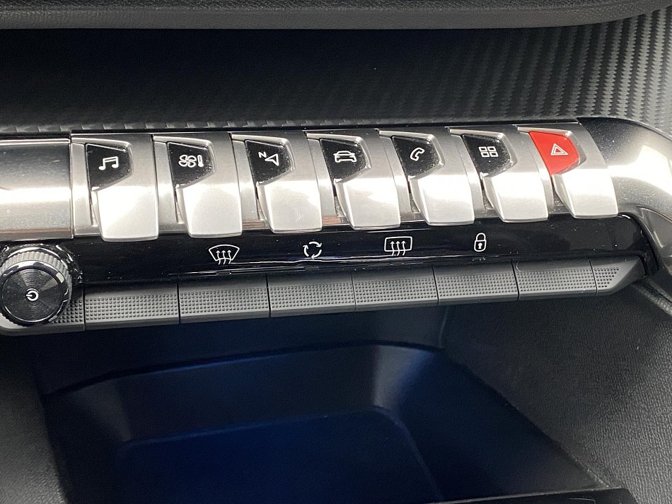 Peugeot 3008 1.2 PT Allure