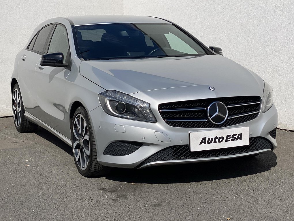 Mercedes-Benz Třída A 1.6i Sport A180