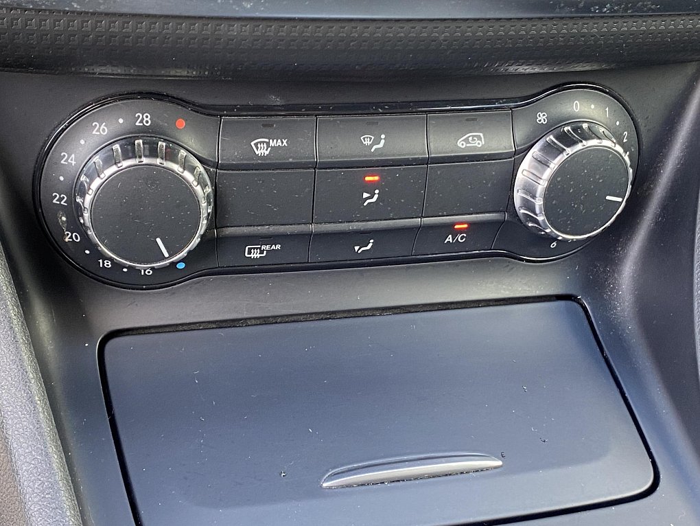 Mercedes-Benz Třída A 1.6i Sport A180