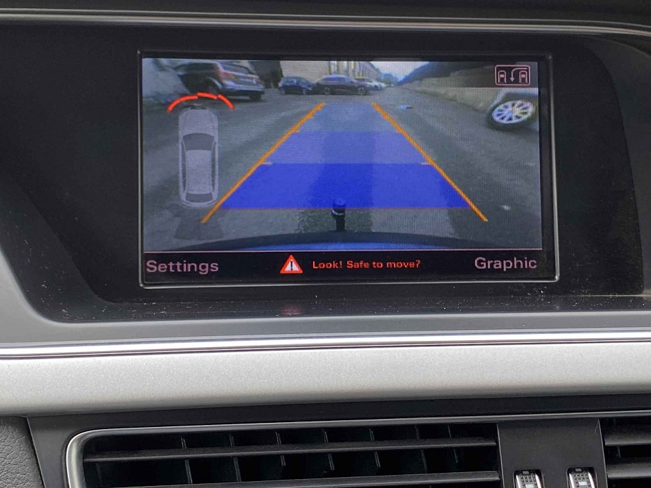 Audi A4 2.0 TDi Attraction quattro