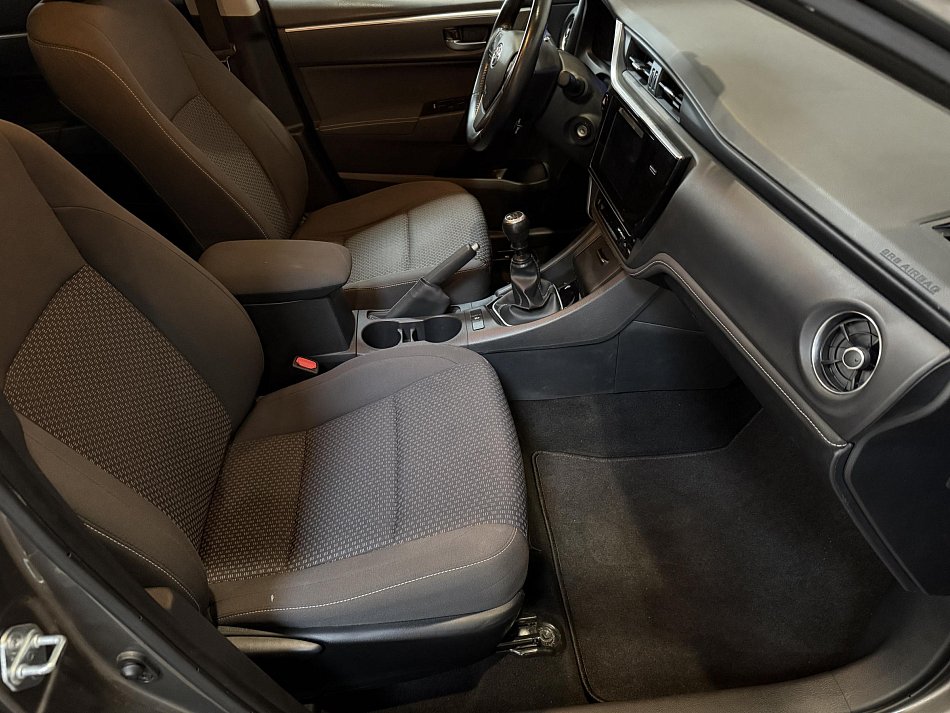 Toyota Corolla 1.6VVT-i 
