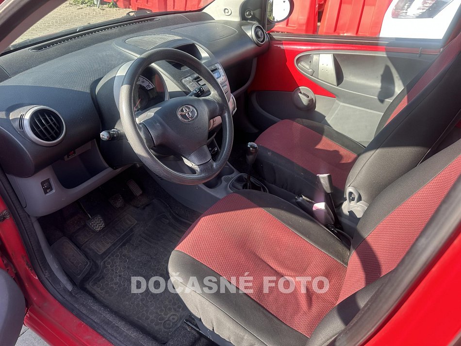 Toyota Aygo 1.0 i 