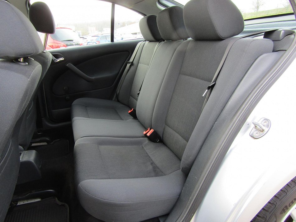 Škoda Octavia 1.6i Tour