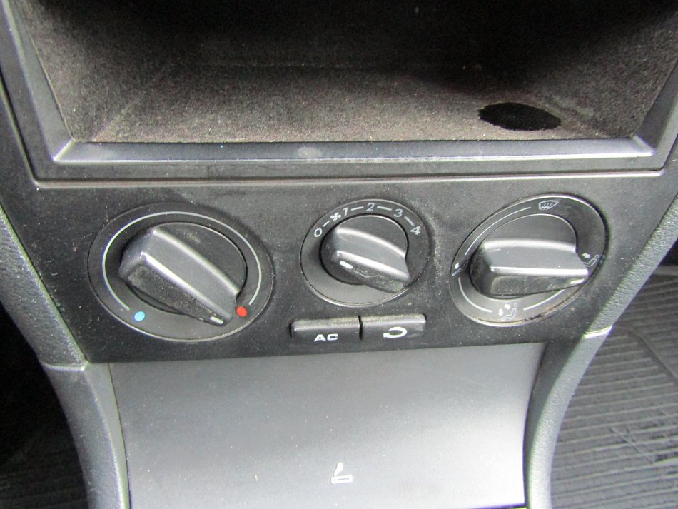 Škoda Octavia 1.6i Tour