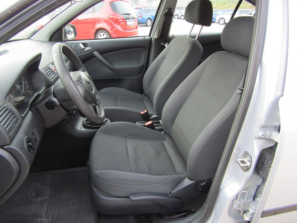 Škoda Octavia 1.6i Tour