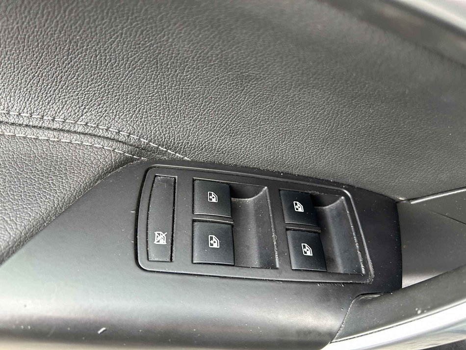 Opel Insignia 1.6T 