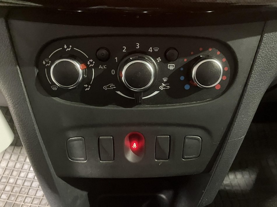 Dacia Sandero 1.0i 