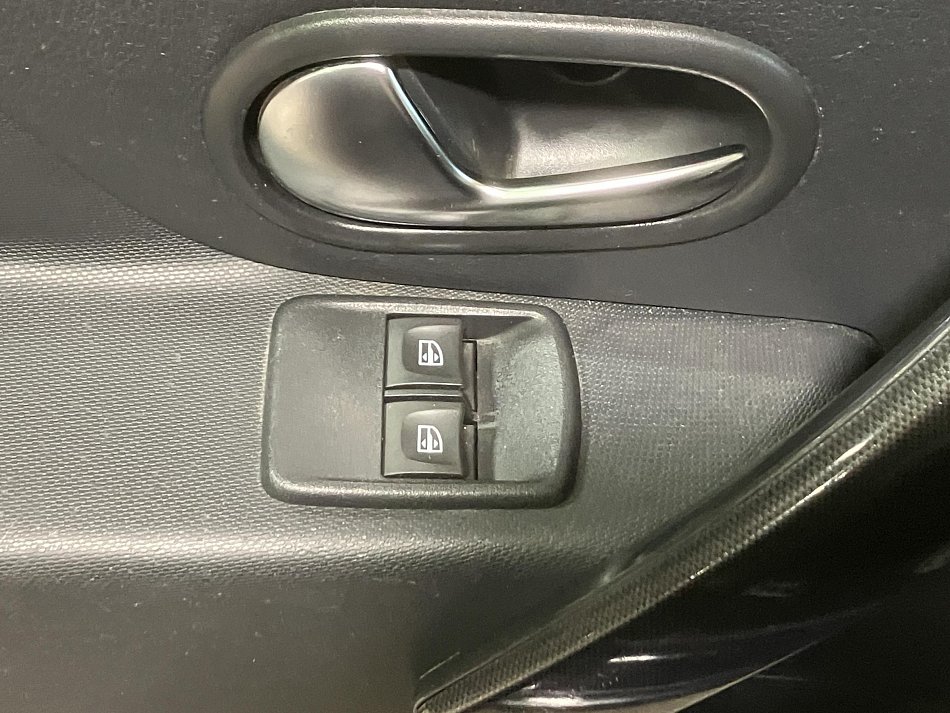 Dacia Sandero 1.0i 
