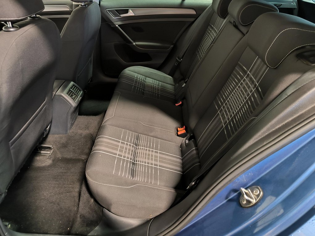 Volkswagen Golf 1.2 TSi 