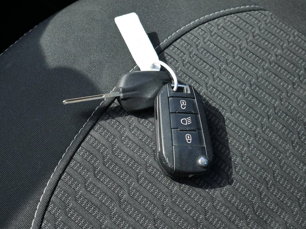 Peugeot 208 1.2 PT 