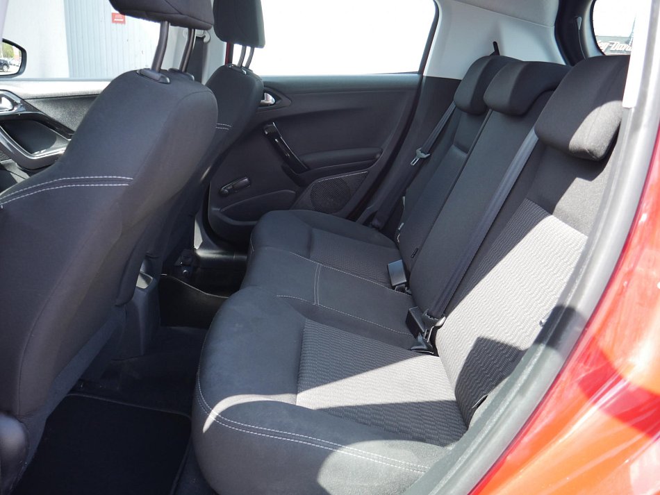 Peugeot 208 1.2 PT 