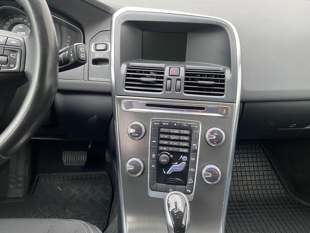 Volvo XC60 2.4 D4 Momentum AWD