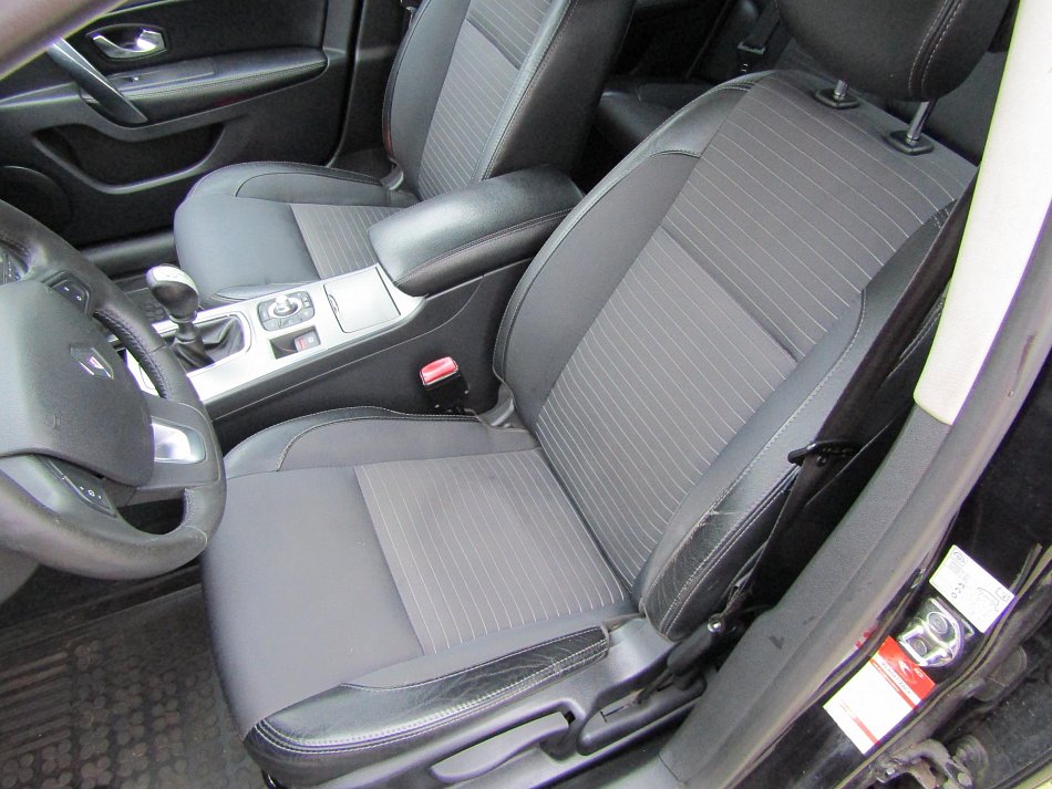 Renault Latitude 2.0DCi 