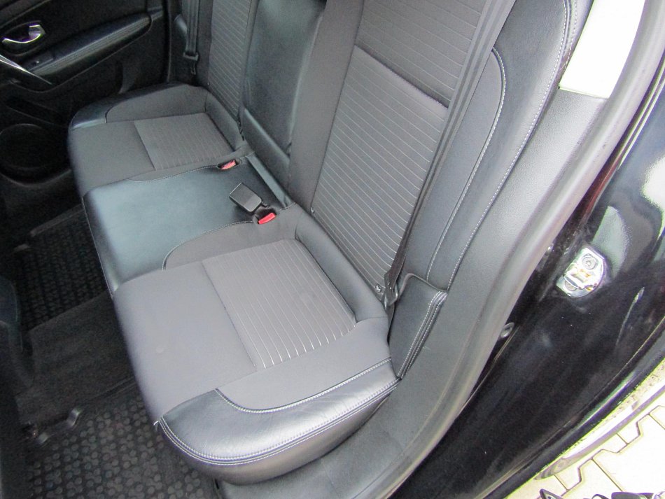 Renault Latitude 2.0DCi 