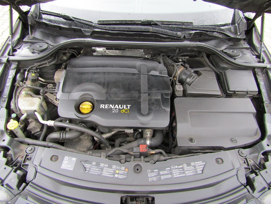 Renault Latitude 2.0DCi 