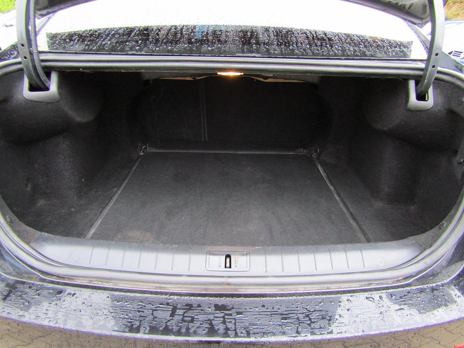 Renault Latitude 2.0DCi 