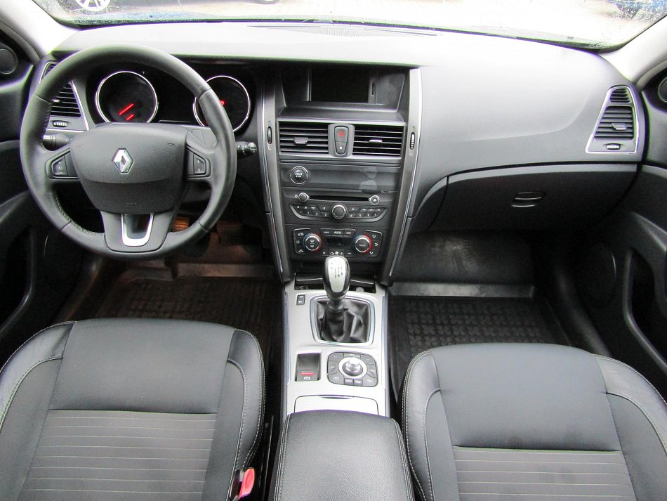 Renault Latitude 2.0DCi 
