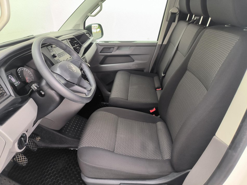 Volkswagen Transporter 2.0TDi  L2H1 T6.1