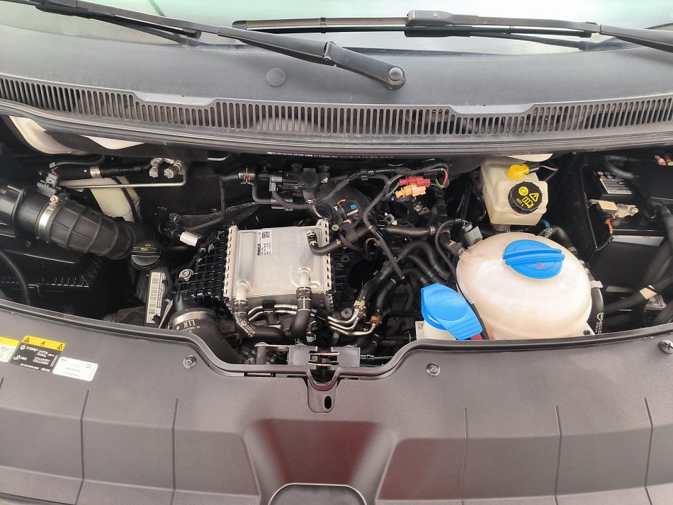 Volkswagen Transporter 2.0TDi  L2H1 T6.1