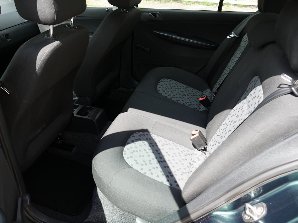 Škoda Fabia I 1.4i 16V 