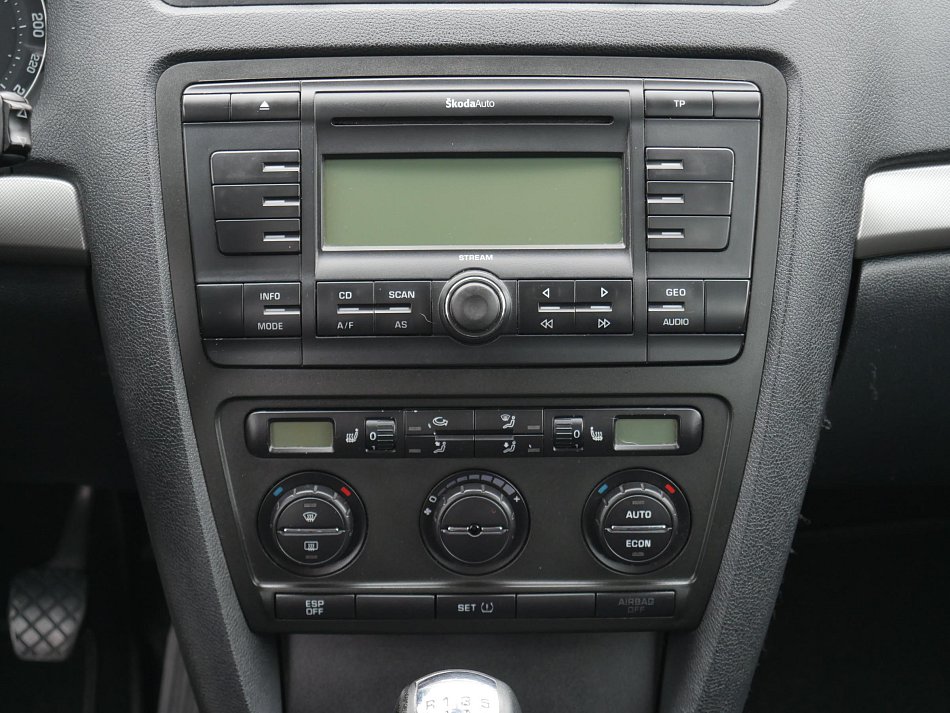Škoda Octavia II 1.6i Elegance