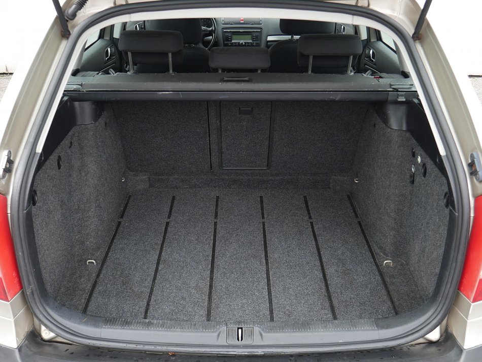 Škoda Octavia II 1.6i Elegance