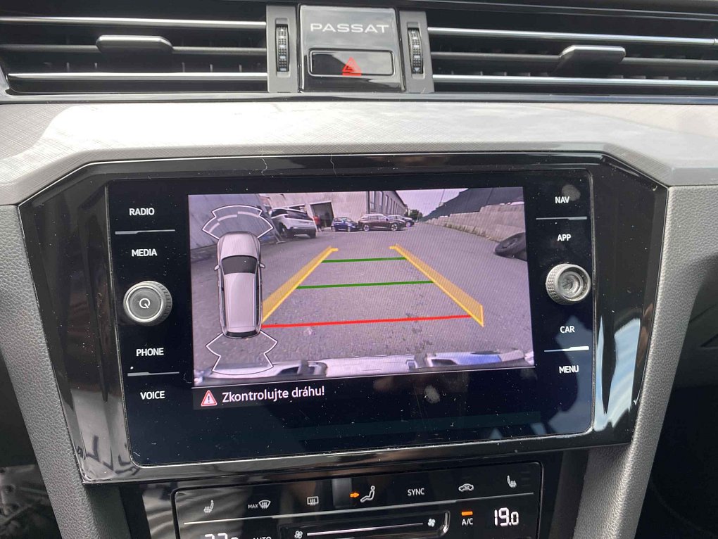 Volkswagen Passat 2.0 TDi Business