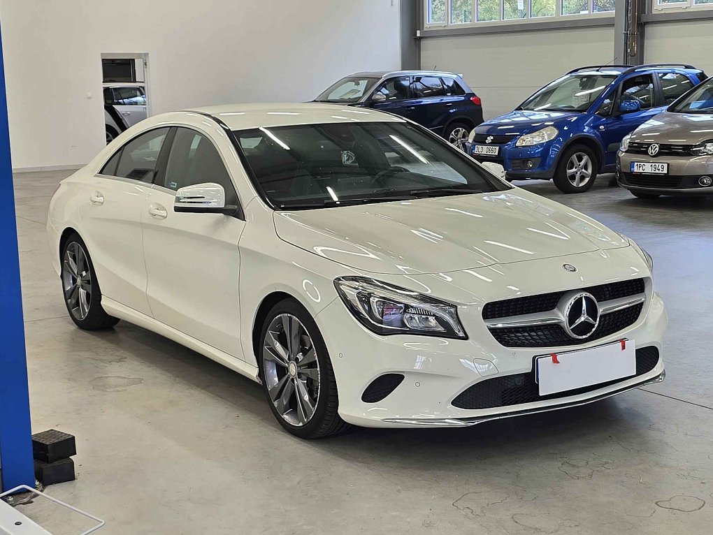Mercedes-Benz CLA 1.6i  200