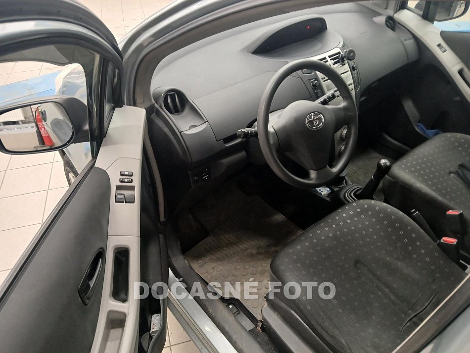 Toyota Yaris 1.3i 