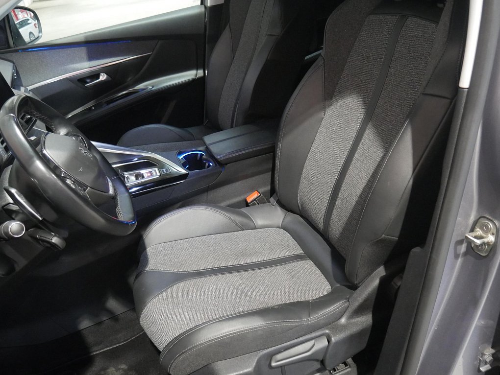 Peugeot 5008 1.5 HDi 