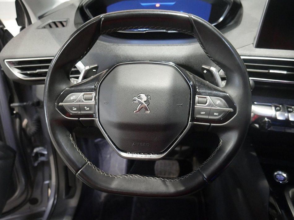 Peugeot 5008 1.5 HDi 