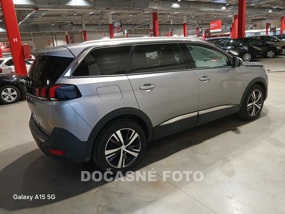 Peugeot 5008 1.5 HDi 