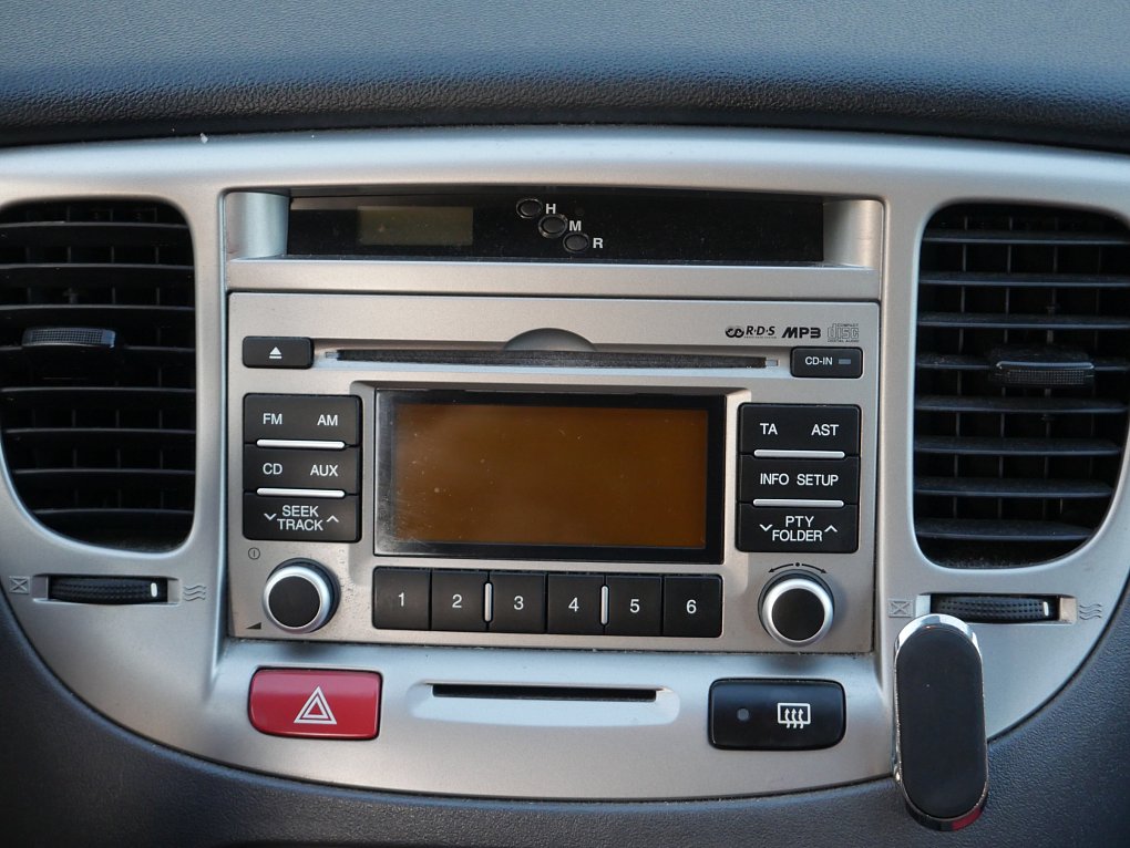 Kia Rio 1.4i 