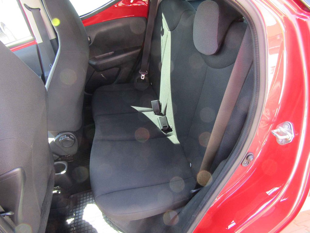 Toyota Aygo 1.0 i 