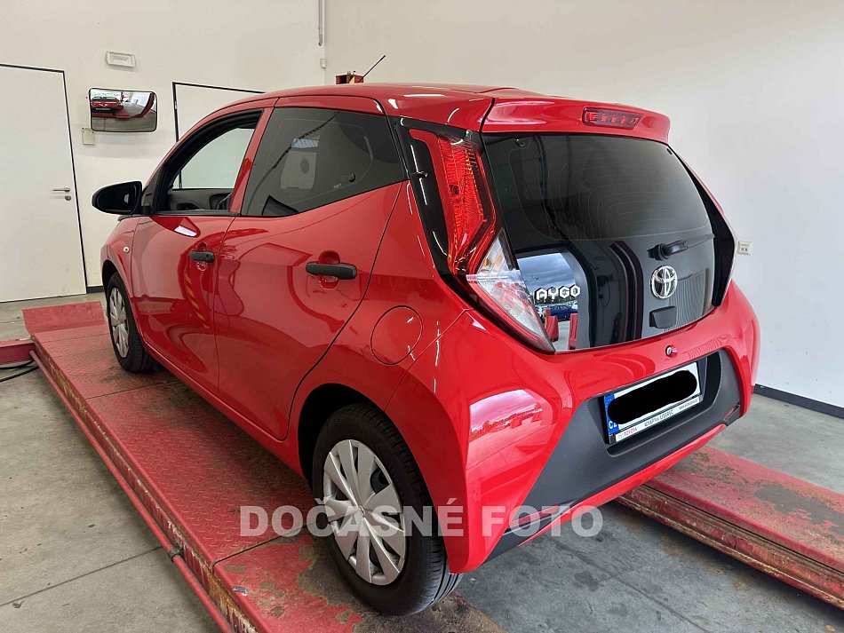 Toyota Aygo 1.0 i 