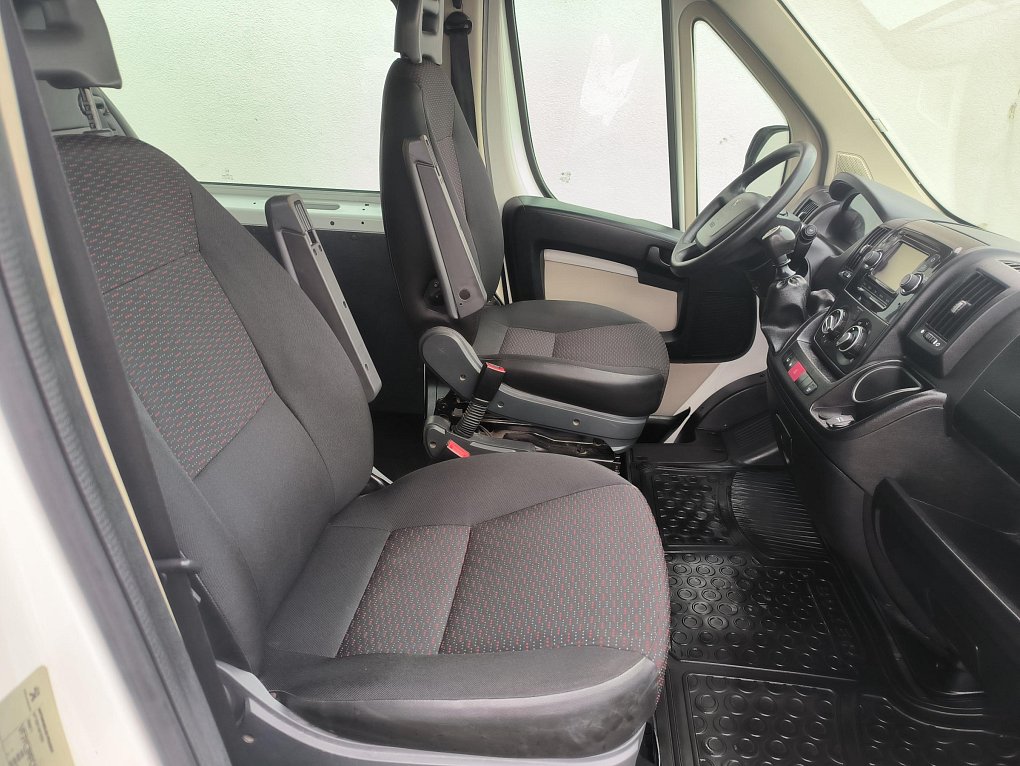 Peugeot Boxer 2.0HDi  L3H2 6míst
