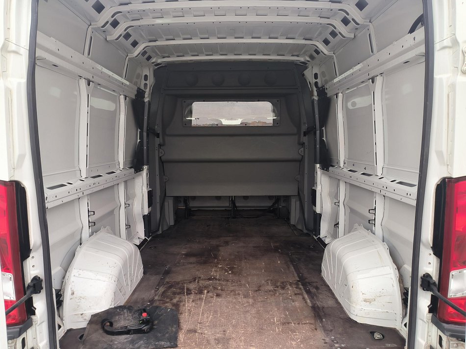 Peugeot Boxer 2.0HDi  L3H2 6míst