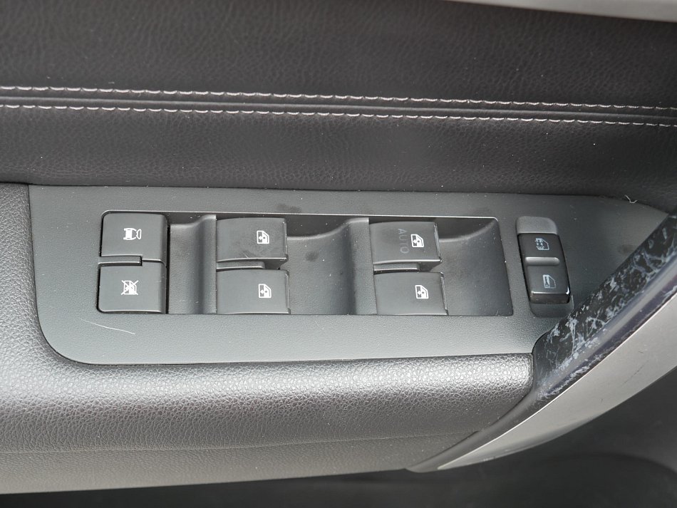 Chevrolet Captiva 2.2 VCDi  4x4, 7míst