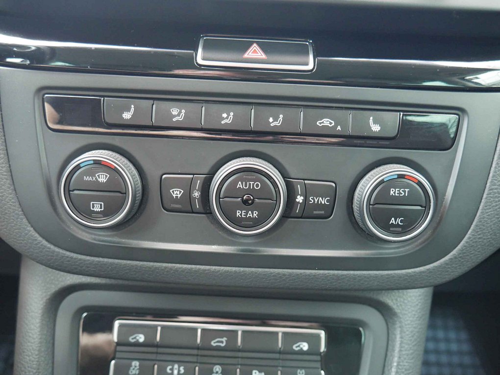 Volkswagen Sharan 2.0 TDi  4x4, 7míst