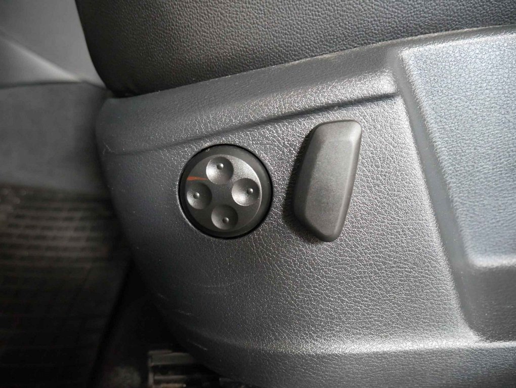 Volkswagen Sharan 2.0 TDi  4x4, 7míst