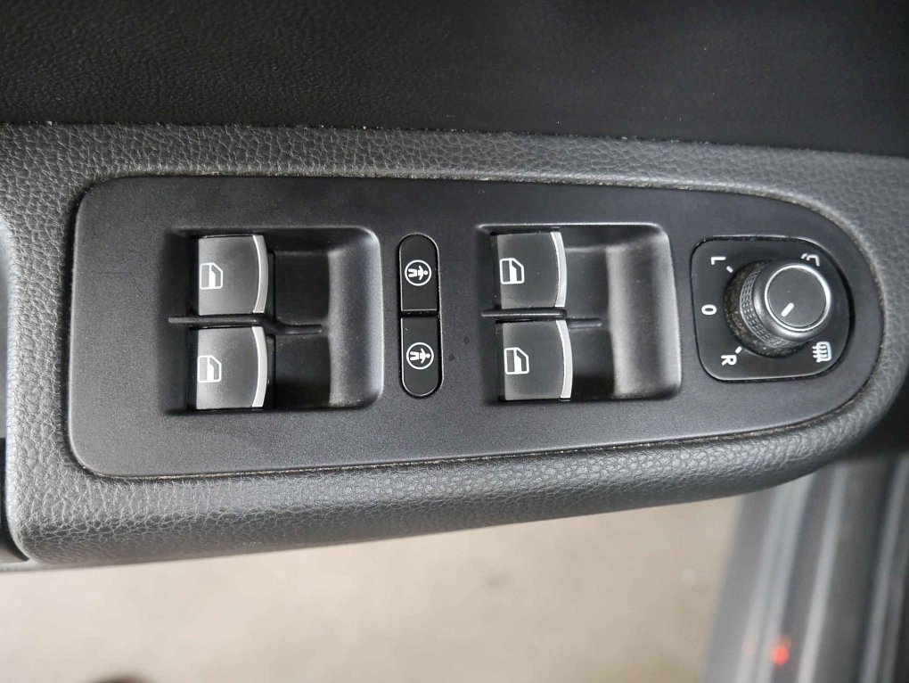 Volkswagen Sharan 2.0 TDi  4x4, 7míst