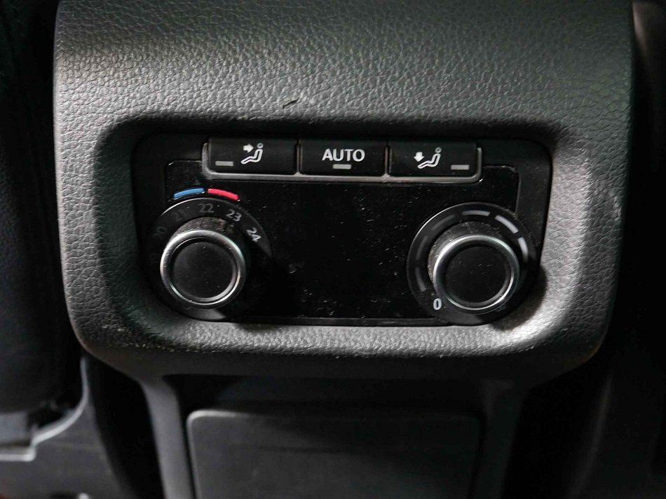 Volkswagen Sharan 2.0 TDi  4x4, 7míst