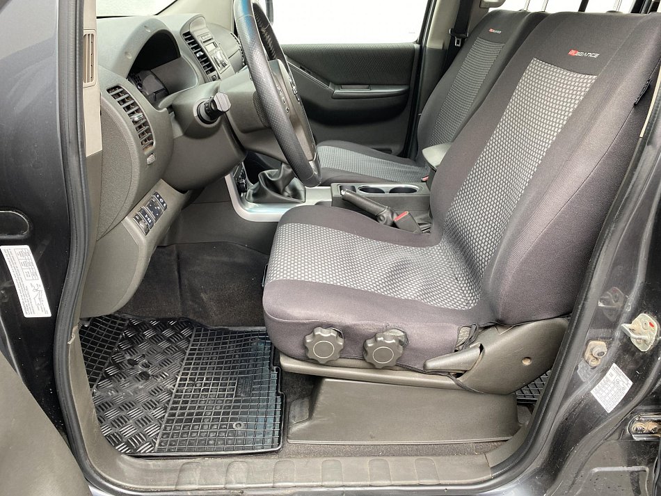 Nissan Navara 2.5dCi  4WD DoubleCab