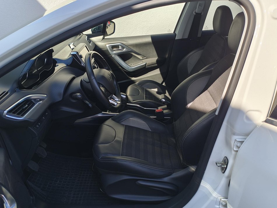 Peugeot 2008 1.2 PT Allure