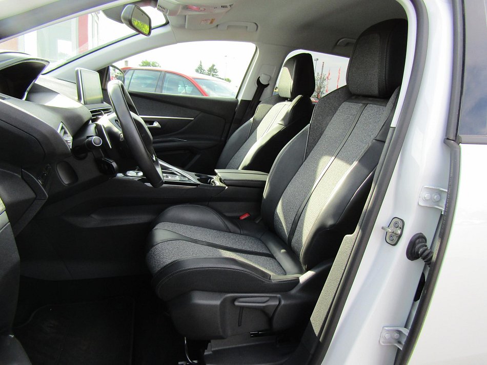 Peugeot 3008 1.2PT Allure