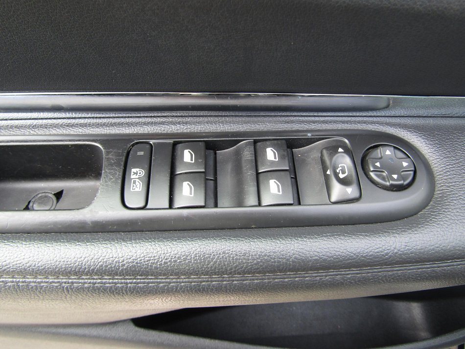 Peugeot 5008 2.0 HDi 